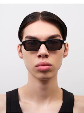Men’s or women’s FLATLIST Black Rectangular Sunglasses